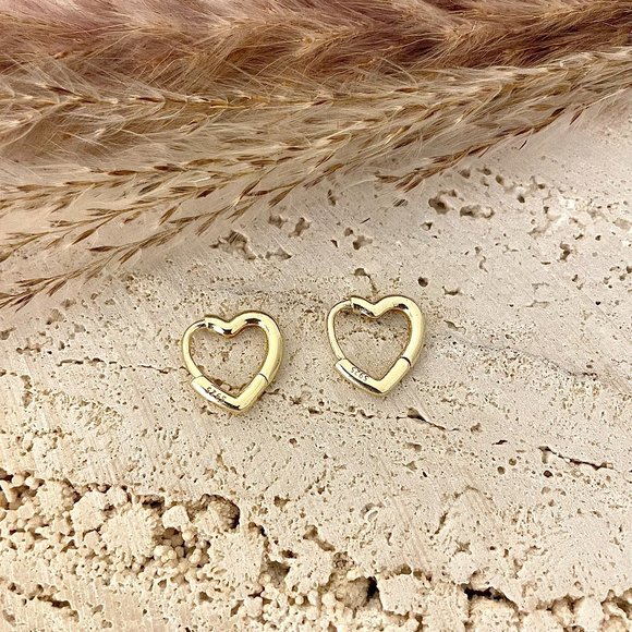 925 Sterling Silver Heart Huggie Earrings Small Heart Hoop Earrings - Picture 2 of 4